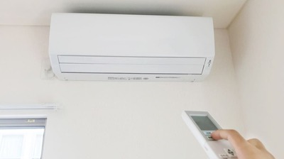 今の時期も油断大敵の<エアコンによる冷え>。自分で温度調節できない場所ではどう身を守る?有効な対策を中医学専門家が解説